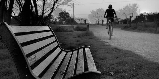 fun-things-to-do-for-free-park-bench