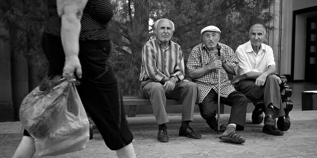 fun-things-to-do-for-free-people-watching