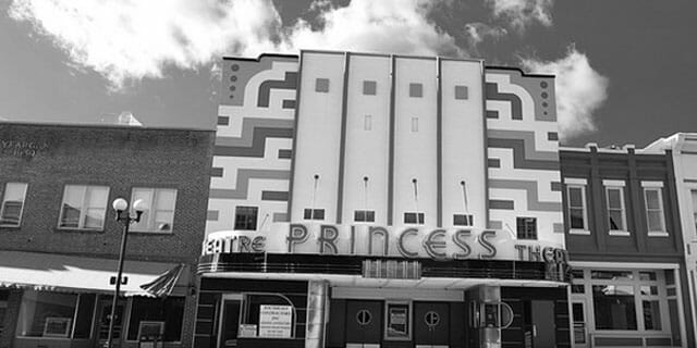 fun-things-to-do-for-free-theater